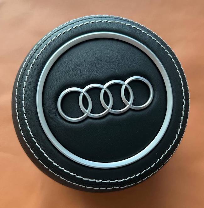 Перетяжка подушки airbag audi шкірою